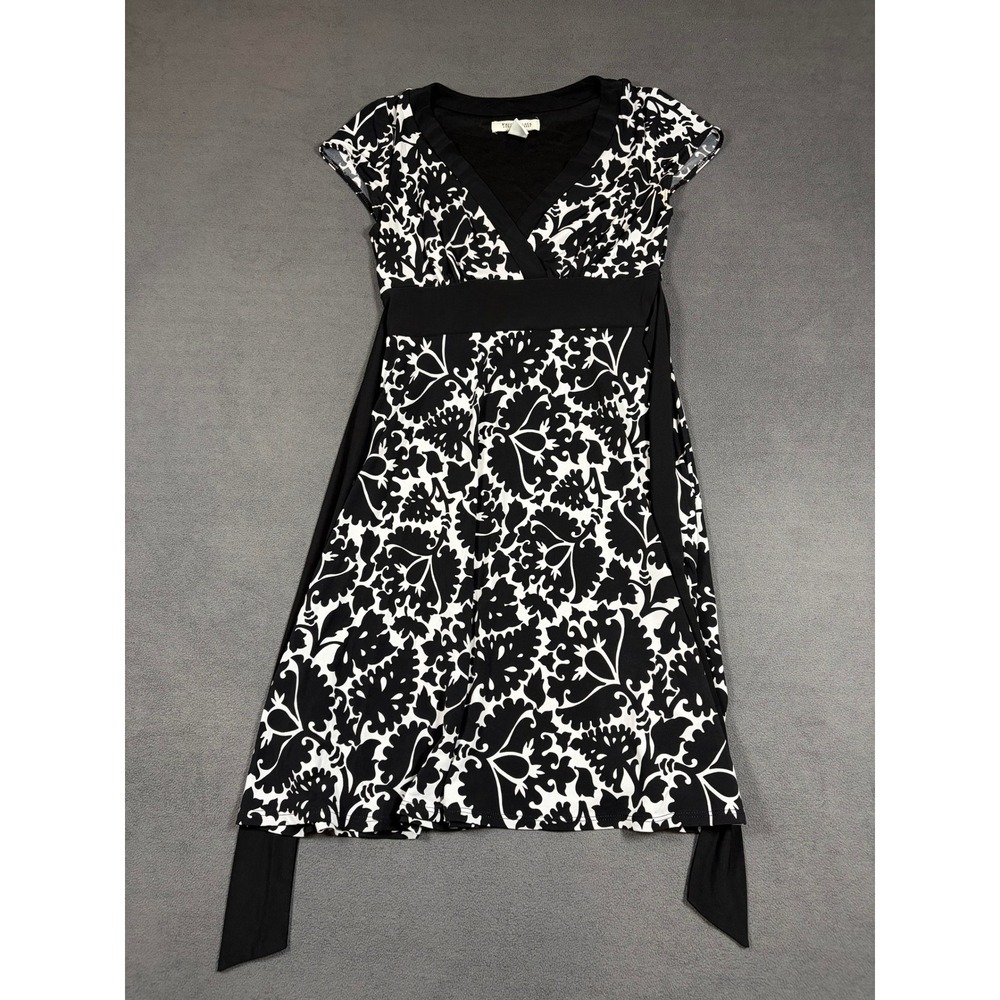 White House Black Market Dress Womens XS Black White Floral Empire Waist V-Neck